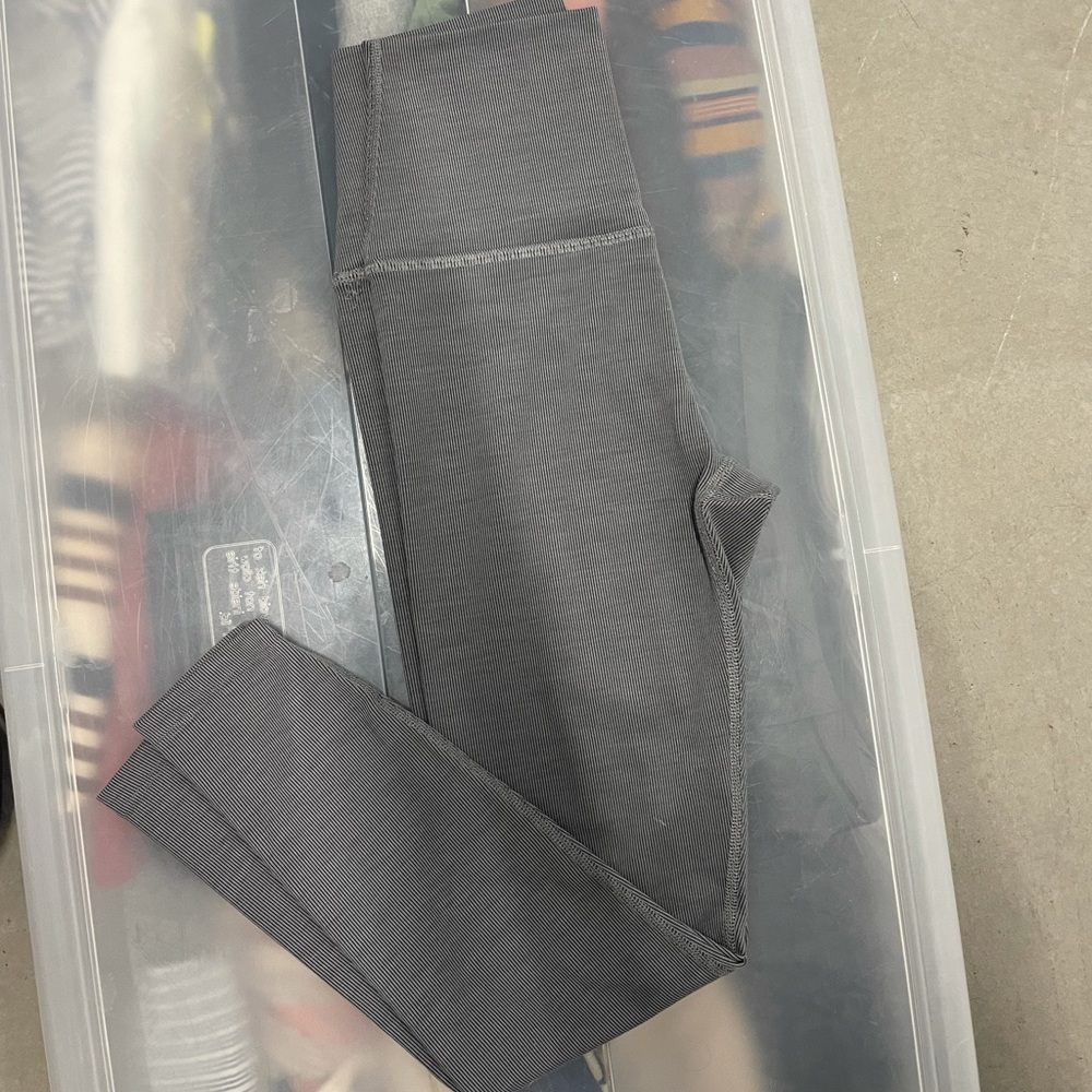 Beyond yoga gray leggings